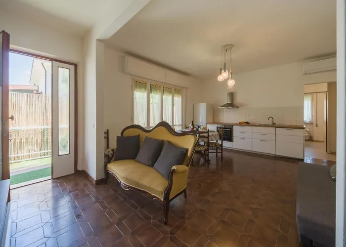 Stipeto By Interhome דירה מרינה די פיאטרסנטה